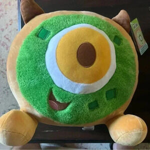 Park exclusive Mike Wazowski bagel with egg Munchling.
